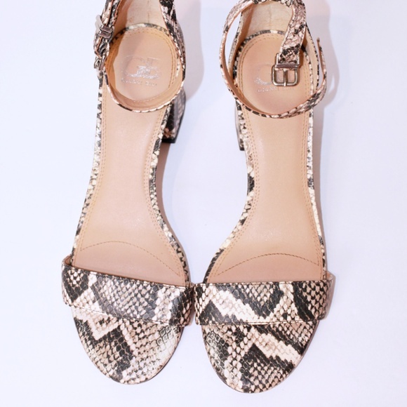 Gianni Bini Tan and Gray Snake Print Heels Size (8.5) - Picture 4 of 8